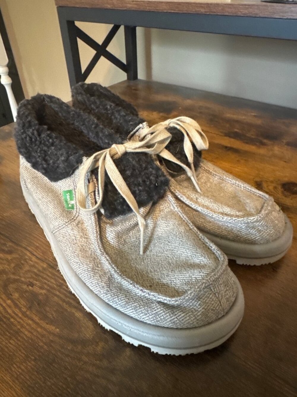 Sanuk Women's Chukka Shoes Faux Fur Lining Sz 9 EU 40